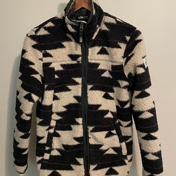 North Face Girls Jacket - Picture 5 of 7